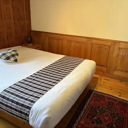 Le Gambrinus D'hotes Et Restaurant Penzion 3*